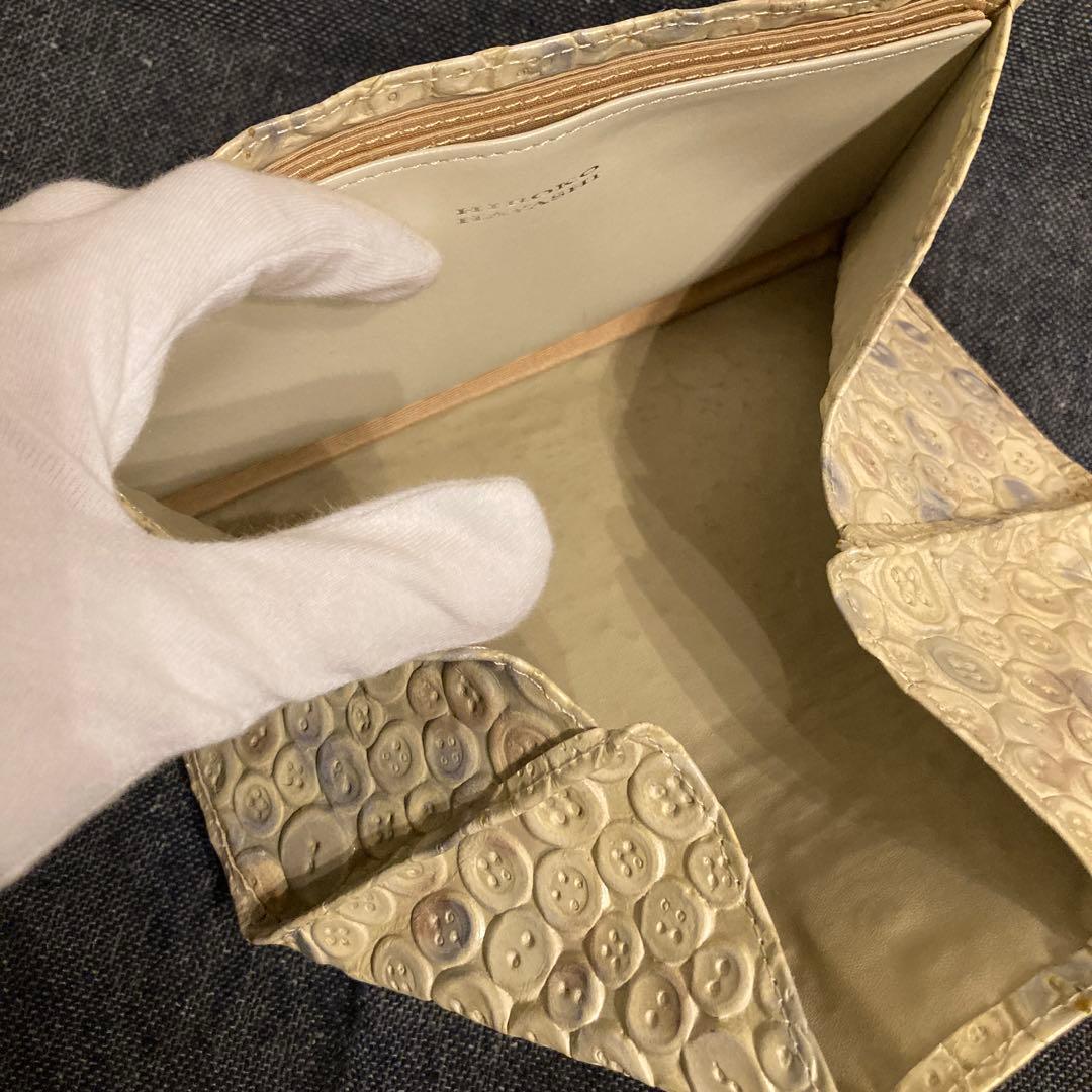 美品　ヒロコハヤシ　エレンディラ　ボタン　クリーム　長財布