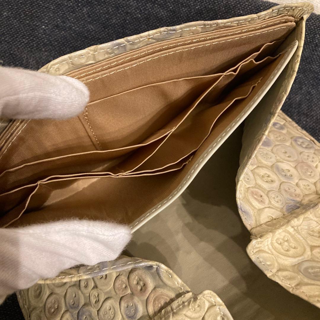 美品　ヒロコハヤシ　エレンディラ　ボタン　クリーム　長財布