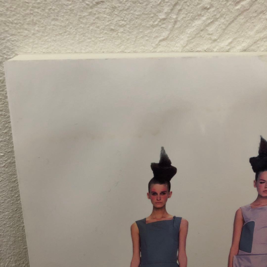 Hussein Chalayan NaiPublishers 作品集(2005)