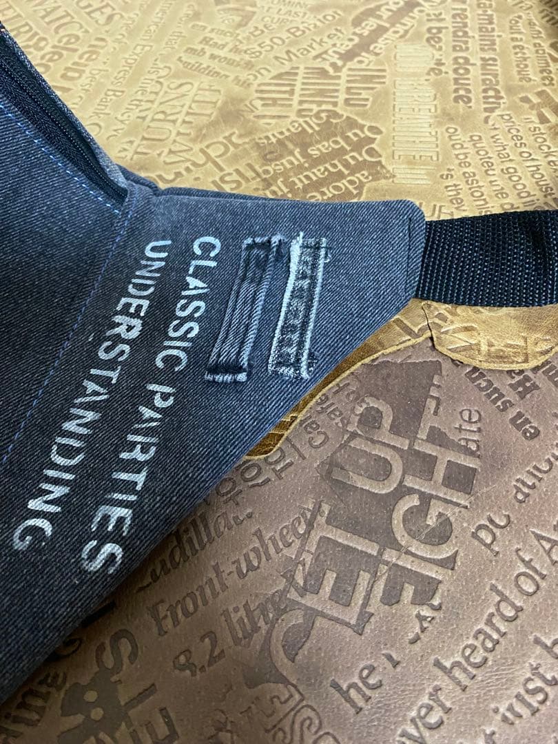 @902【匿名発送】リメイクデニム×ボディーバック★メガサイズ