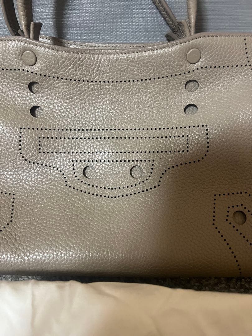 BALENCIAGA 正規品　パンチング　ハンドバッグ