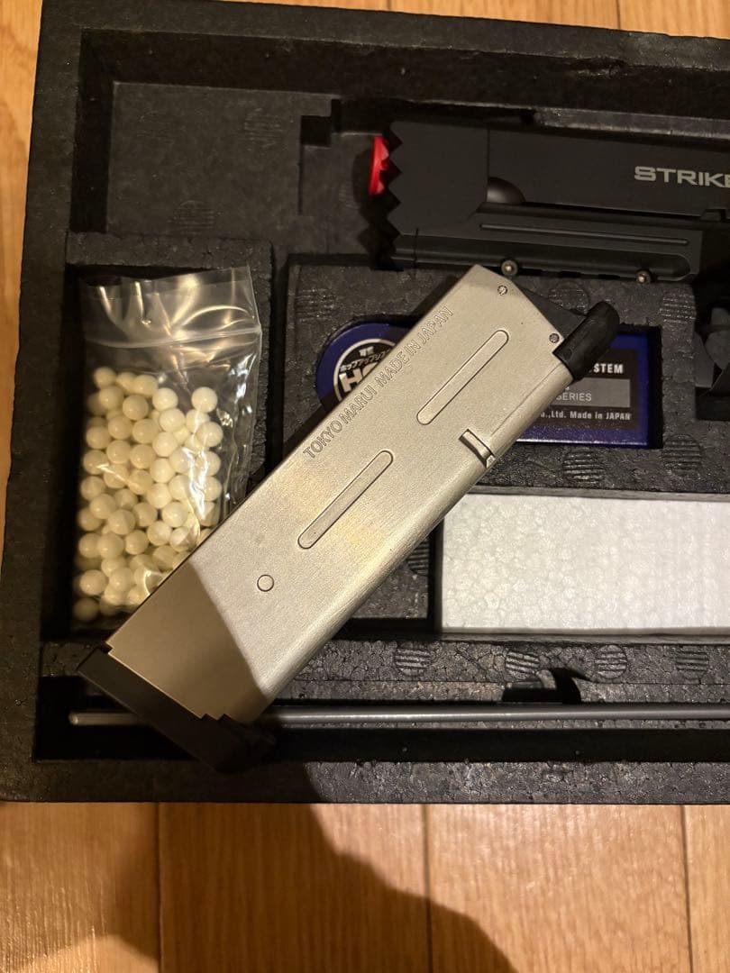 【期間限定ライト付属】ほぼ未使用東京マルイSTRIKE WARRIOR ガスガン