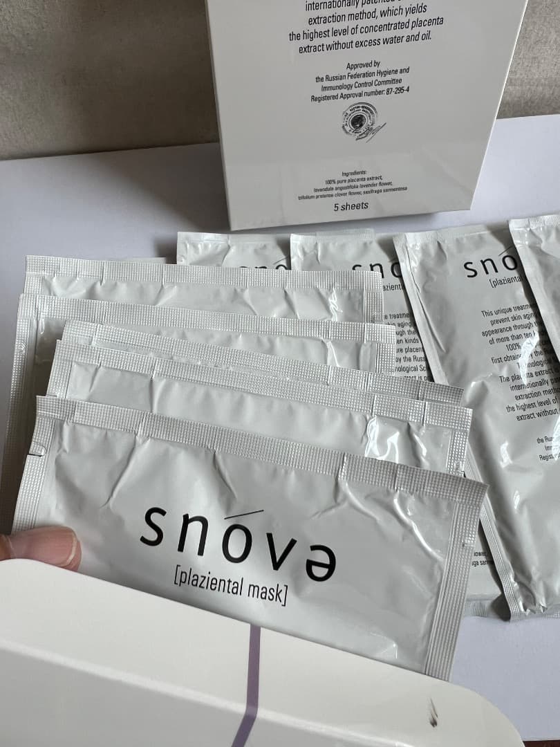 スノーヴァ　プラツェンタール　マスク１０枚