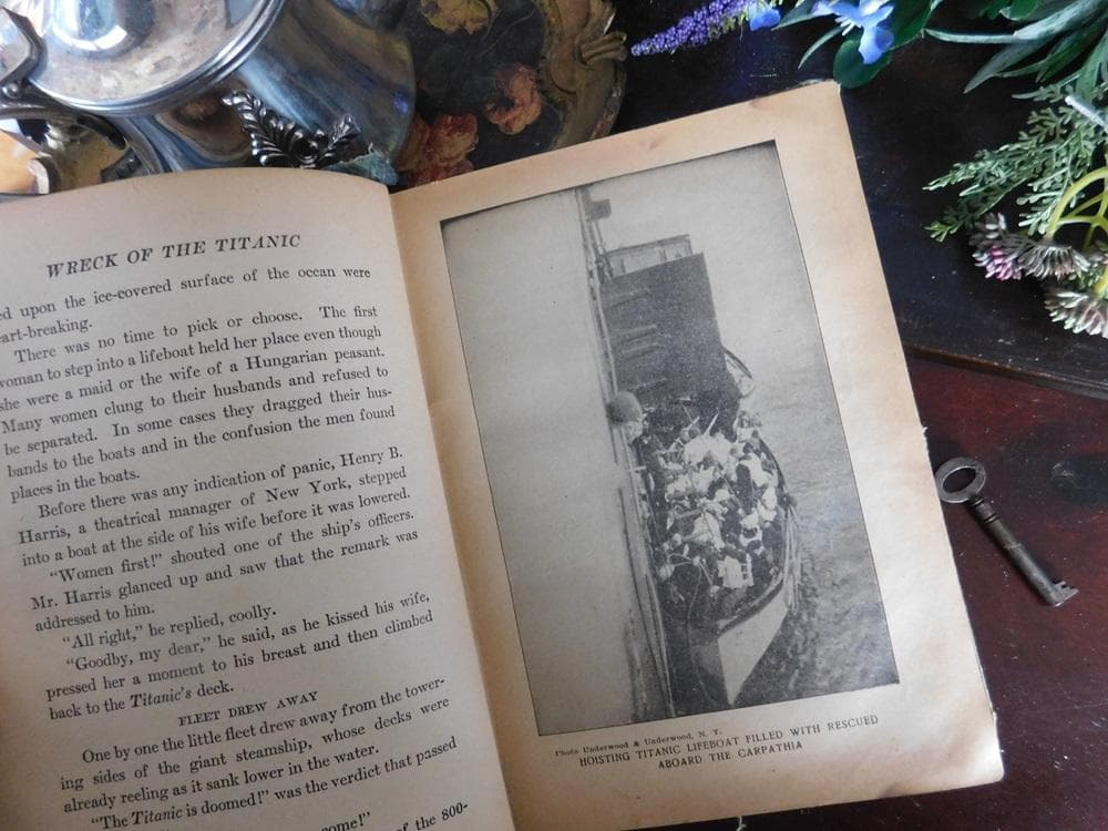 *゜+ 1912年　珍しい　タイタニック号の古書　英国の古書　アンティーク訳アリ