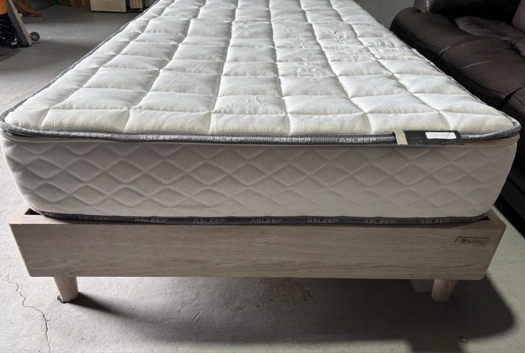 Cranzフレーム& Asleepマットレスシングルベッド 幅98cm,Used