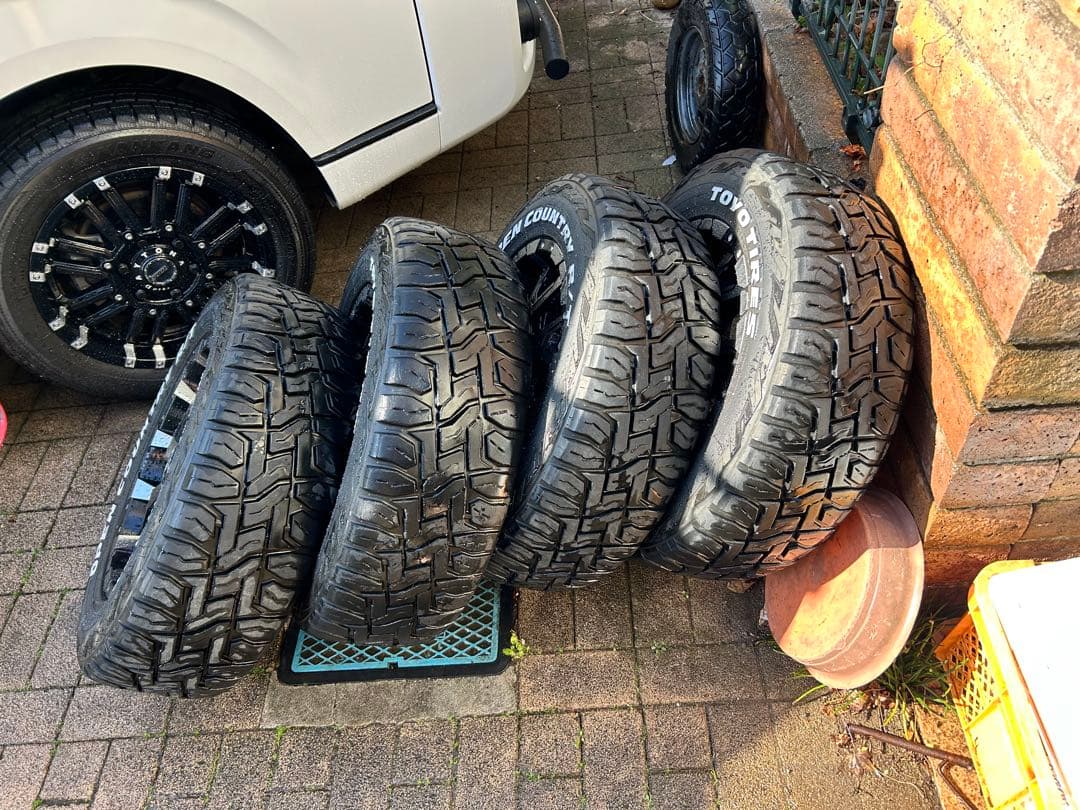 ナイトロ16インチ、オープンカントリー 215/65/16 ハイエース