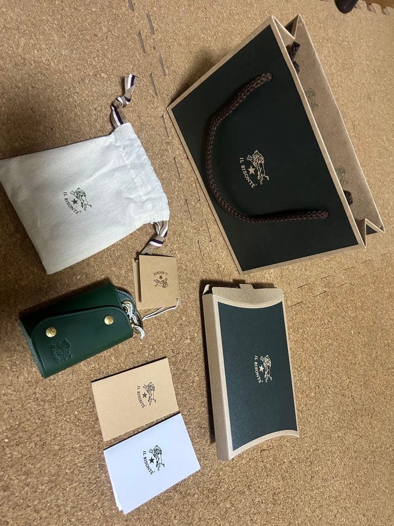 IL BISONTE グリーンレザーキーケース