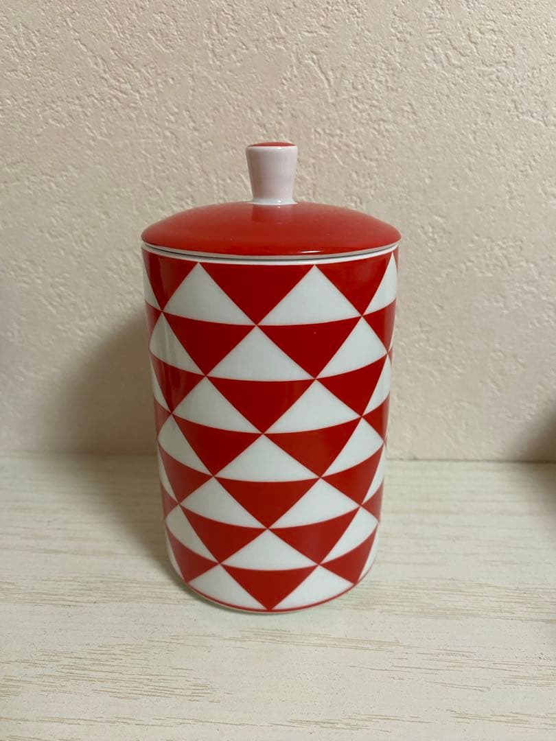 PRADA 赤と白のキャンドルホルダー