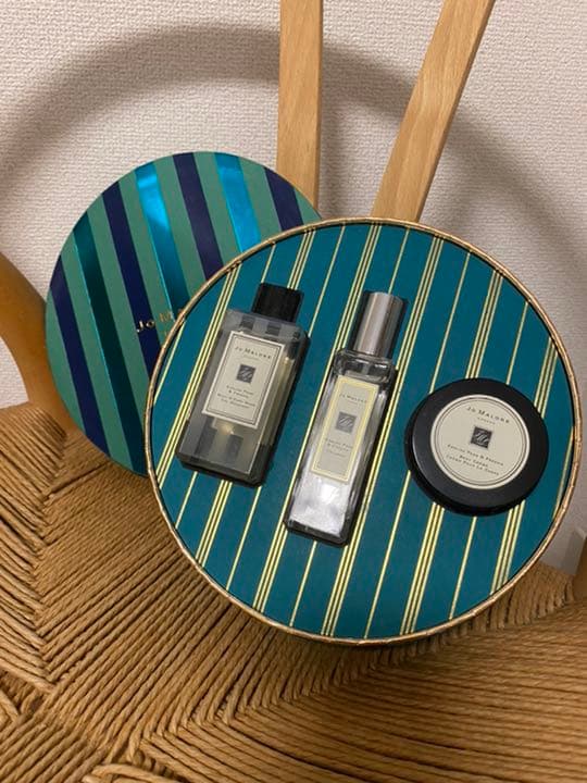 クリスマス ジョーマローンロンドン イングリッシュペアー＆フリージアコレクション