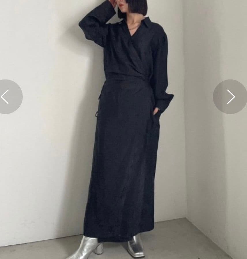 週末限定セール中！ 美品 Ameri サテンジャガード フラワーワンピース