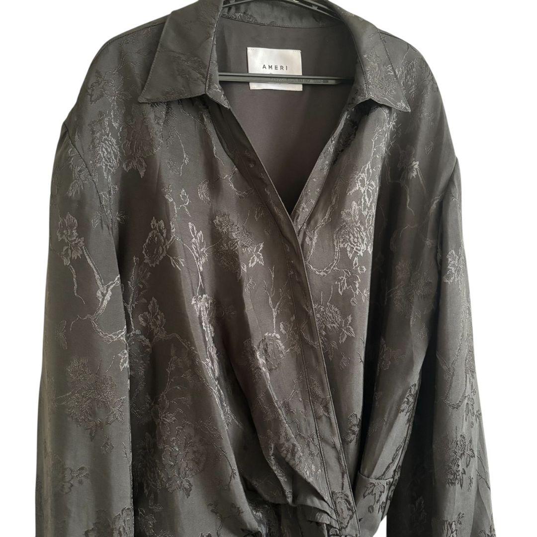 週末限定セール中！ 美品 Ameri サテンジャガード フラワーワンピース