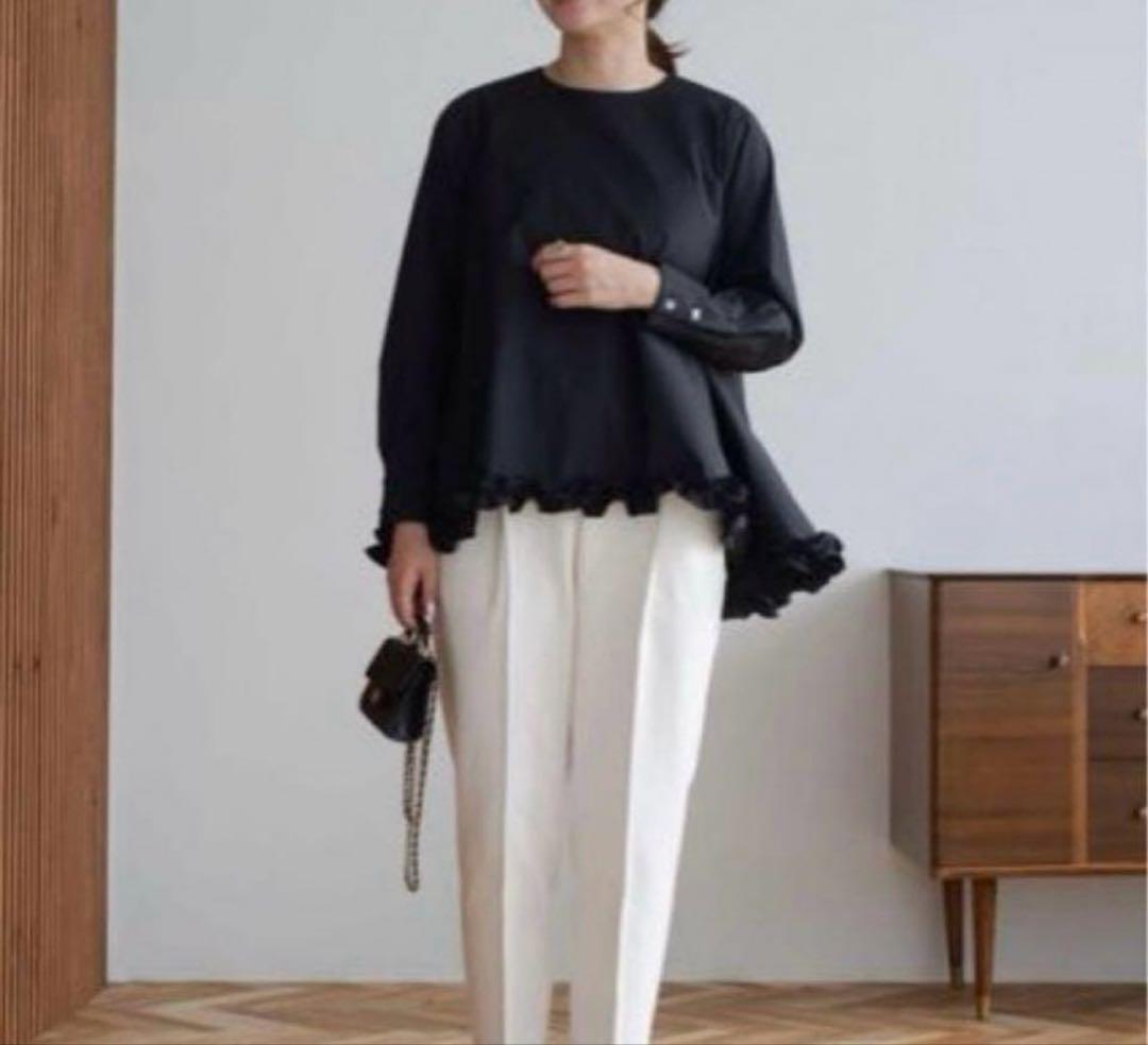 OHGA 裾フリル　Aラインブラウス