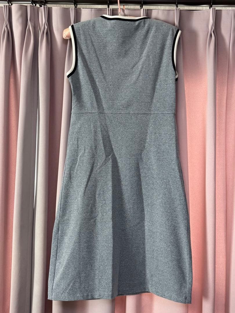 CHANEL グレー ノースリーブ Vネック ワンピース