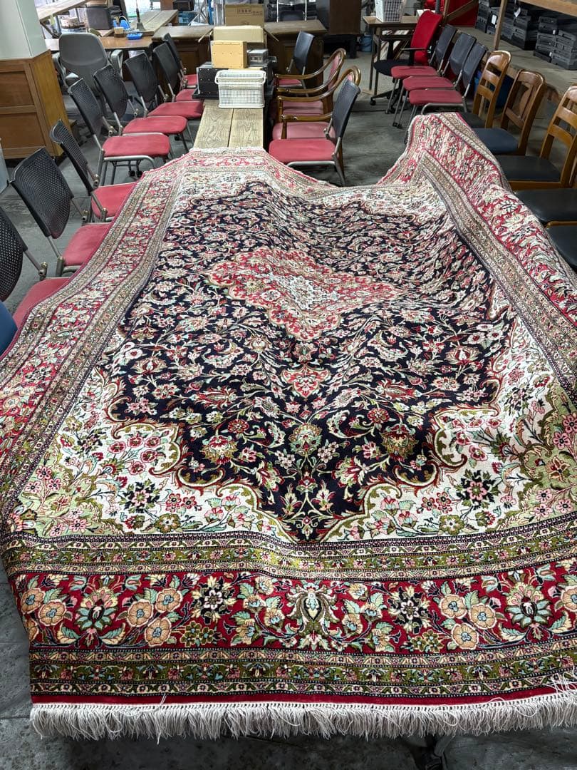 年内販売希望　価格交渉喜んで　ペルシャ絨毯　シルク100% 310x207