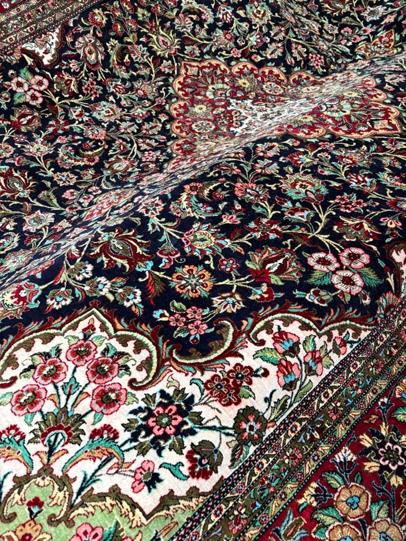 年内販売希望　価格交渉喜んで　ペルシャ絨毯　シルク100% 310x207