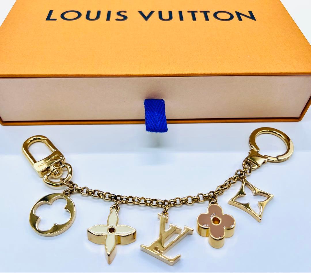 LOUIS VUITTON フルール ドゥ キーホルダー チャーム M65111