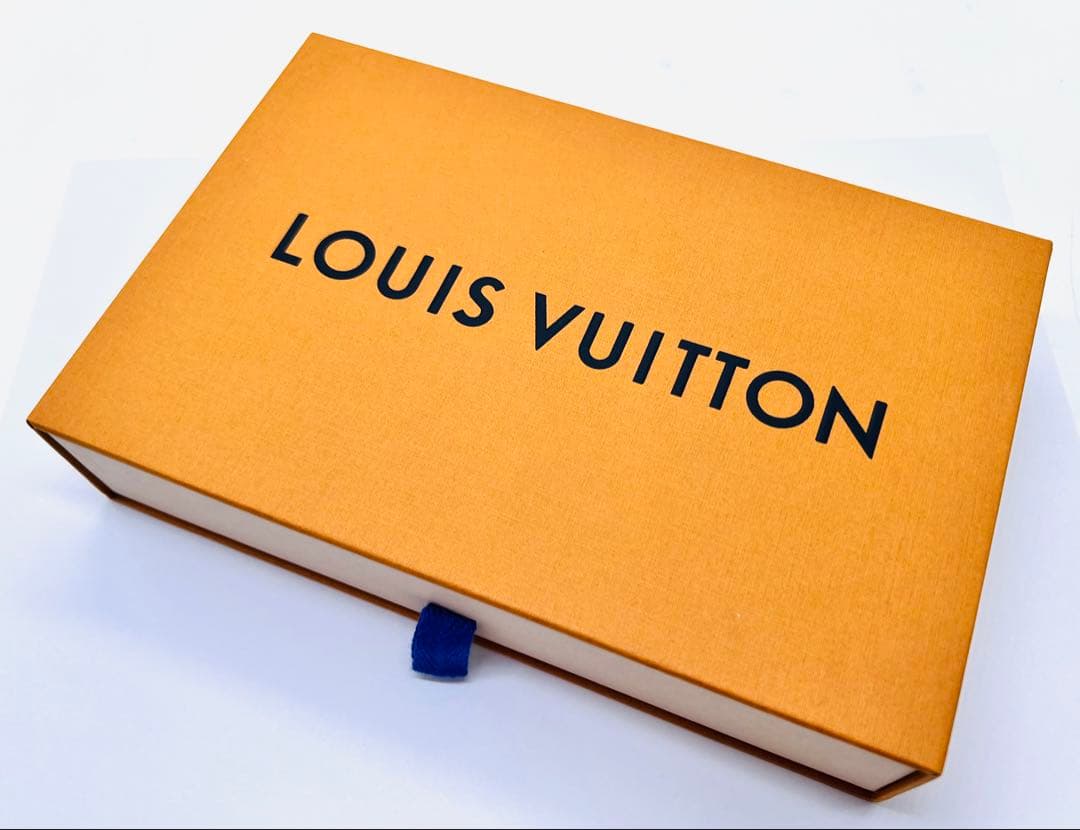 LOUIS VUITTON フルール ドゥ キーホルダー チャーム M65111