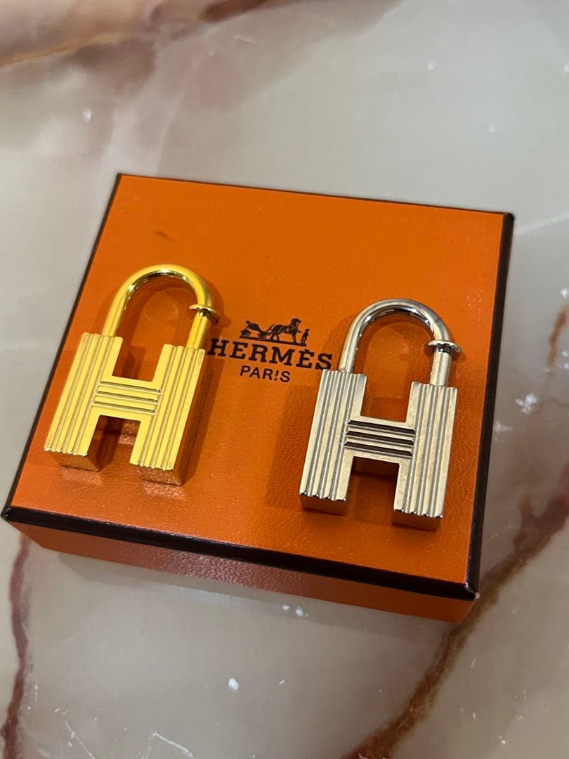 美品 HERMES エルメス 新世紀の第一歩 2000年 カデナセット