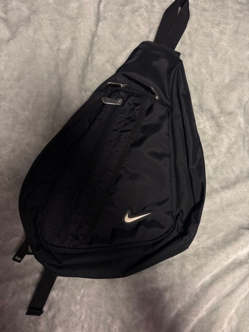 NIKE スリングバッグ ブラック