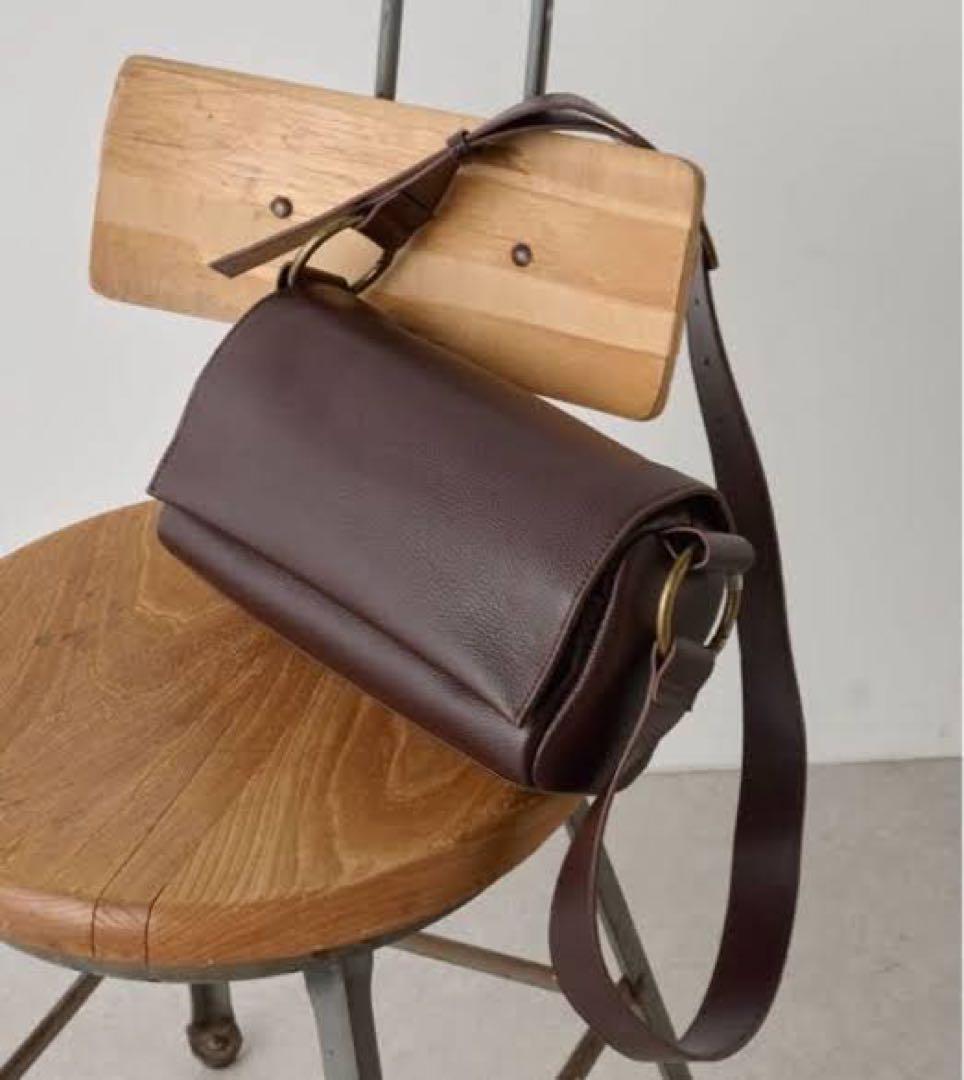 BEARDSLEYビアズリーショルダーバッグボディバッグ12月購入1回のみ使用茶