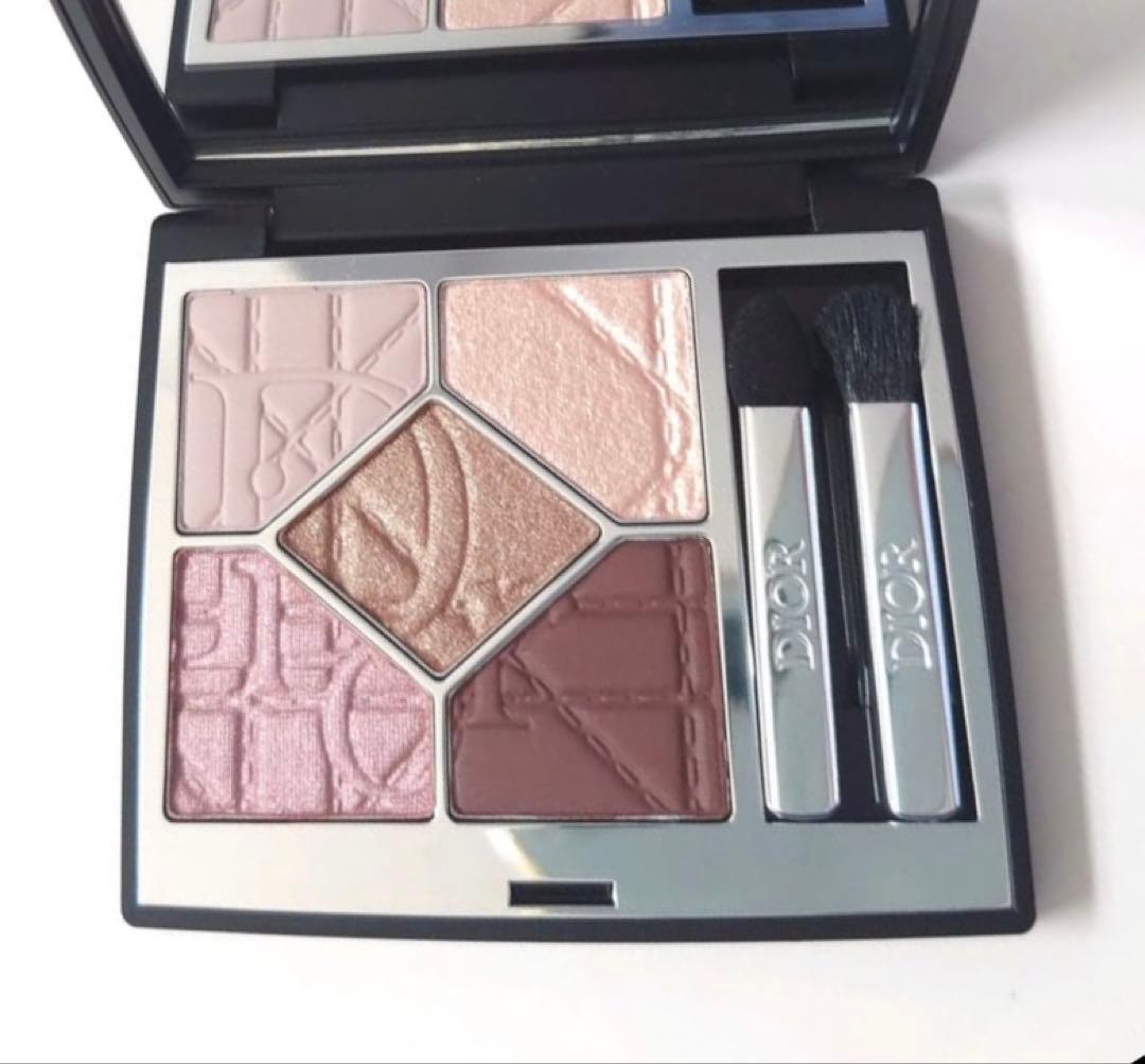 新品　ディオールショウ　サンククルール アイシャドウ　限定　647 シルクトープ