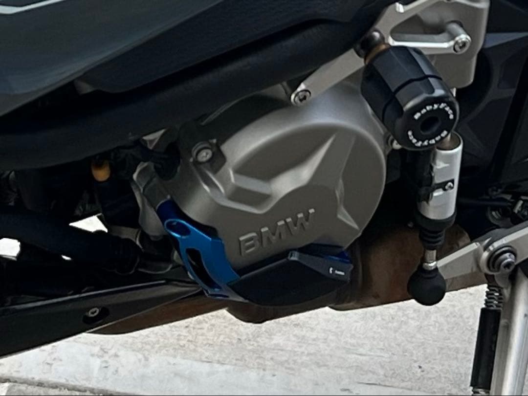 けーた様用　リゾマ　ジェネレーターガード&ウォーターポンプガード　S1000R用