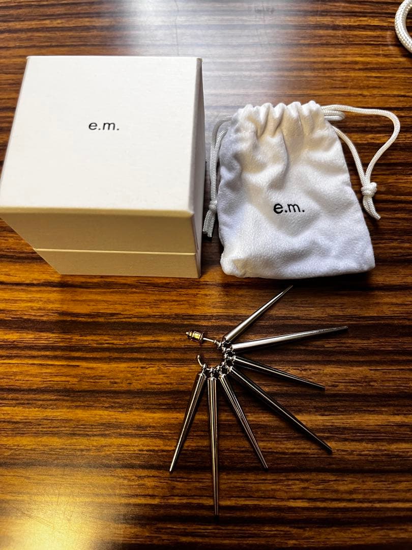 e.m.ピアス　片耳用