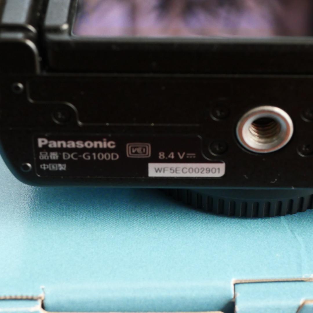 LUMIX DC-G100D　 ミラーレスカメラ 　ボディー　美品
