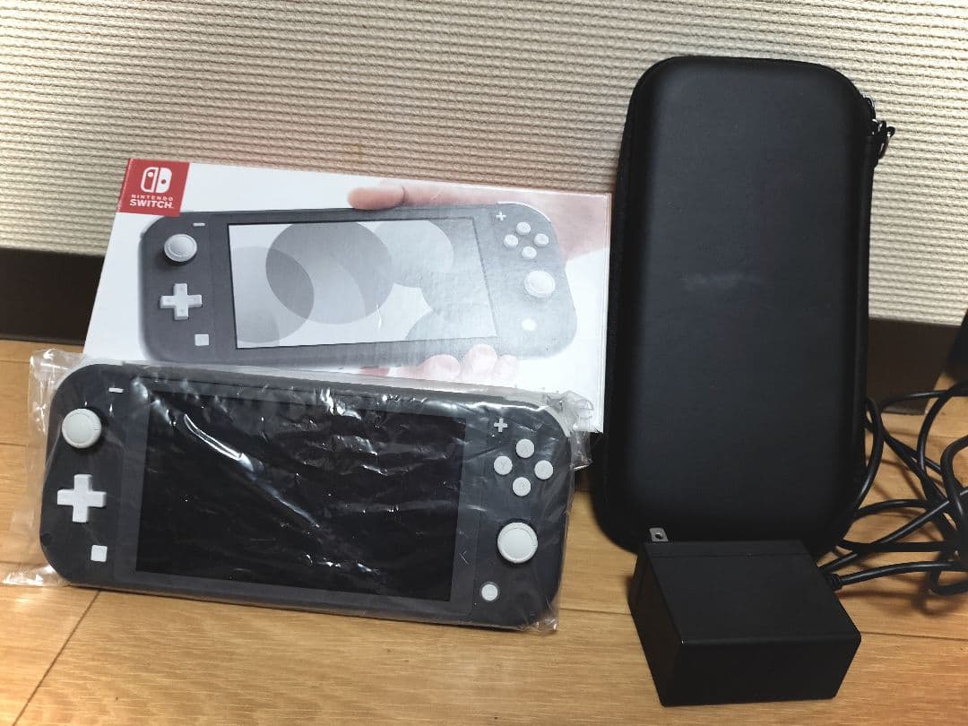 【萬侍】Switch Lite グレー 充電器ケース 箱 保