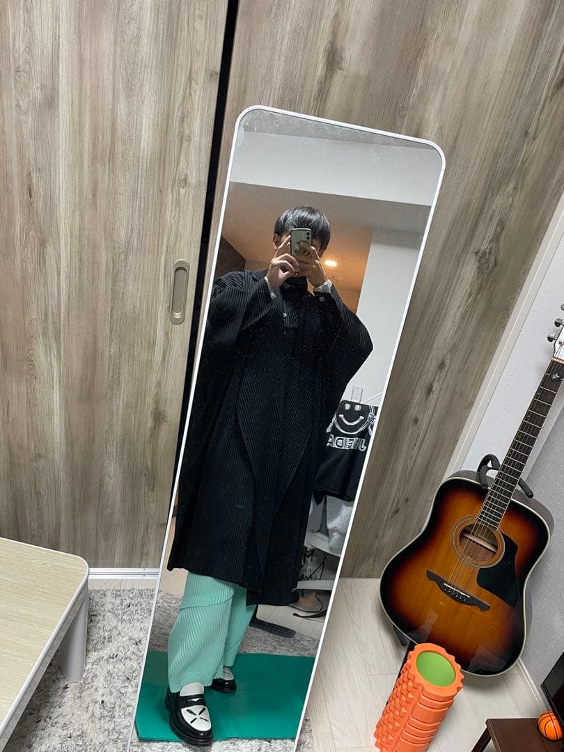 オムプリッセイッセイミヤケ　プリーツ変形パンツ　水色　サイズ1