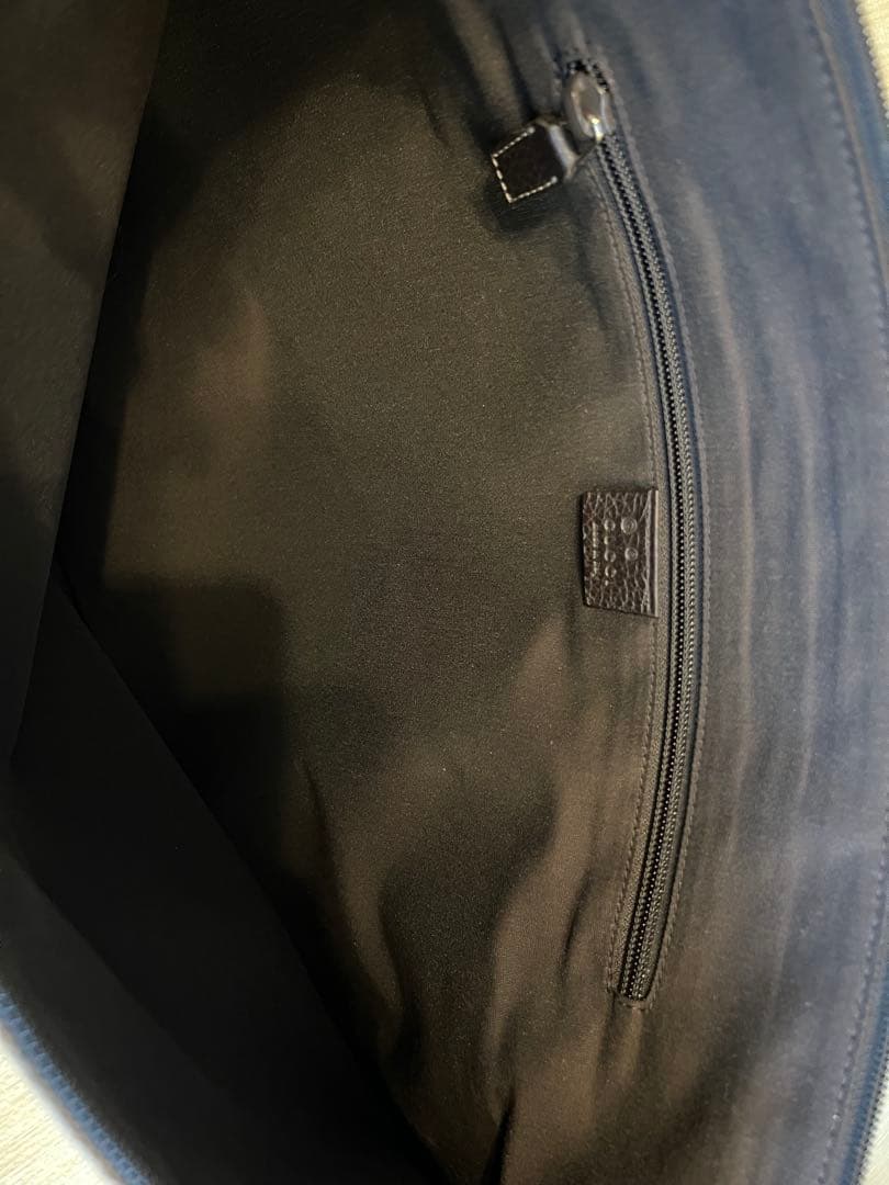 GUCCI ブラウン ショルダーバッグ 光沢仕上げ