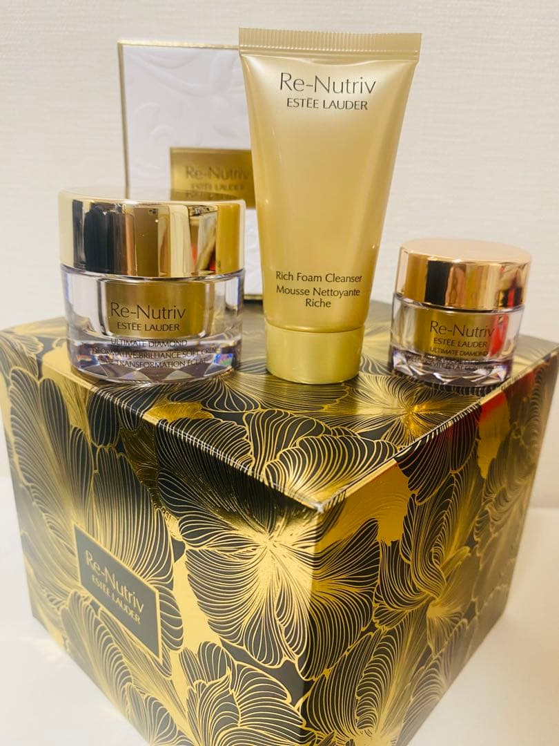 エスティローダー　リニュートリィブ　ダイヤモンド　トライアルセット、化粧ポーチ