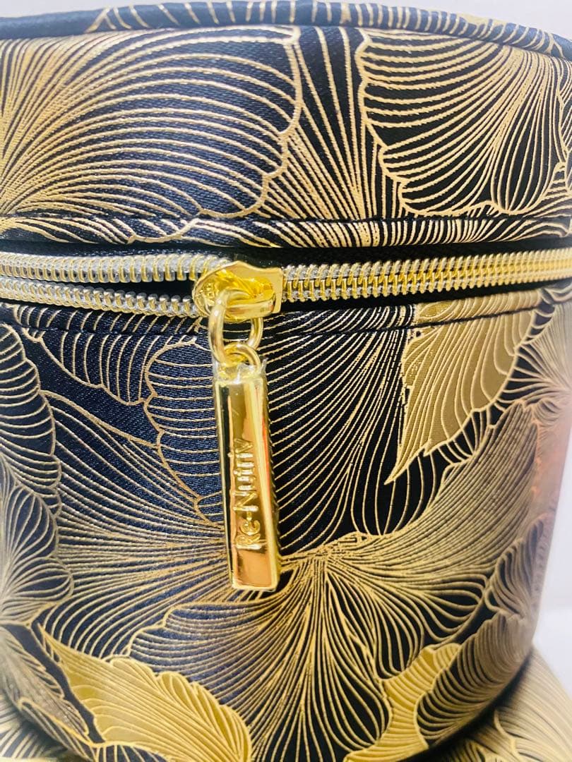 エスティローダー　リニュートリィブ　ダイヤモンド　トライアルセット、化粧ポーチ