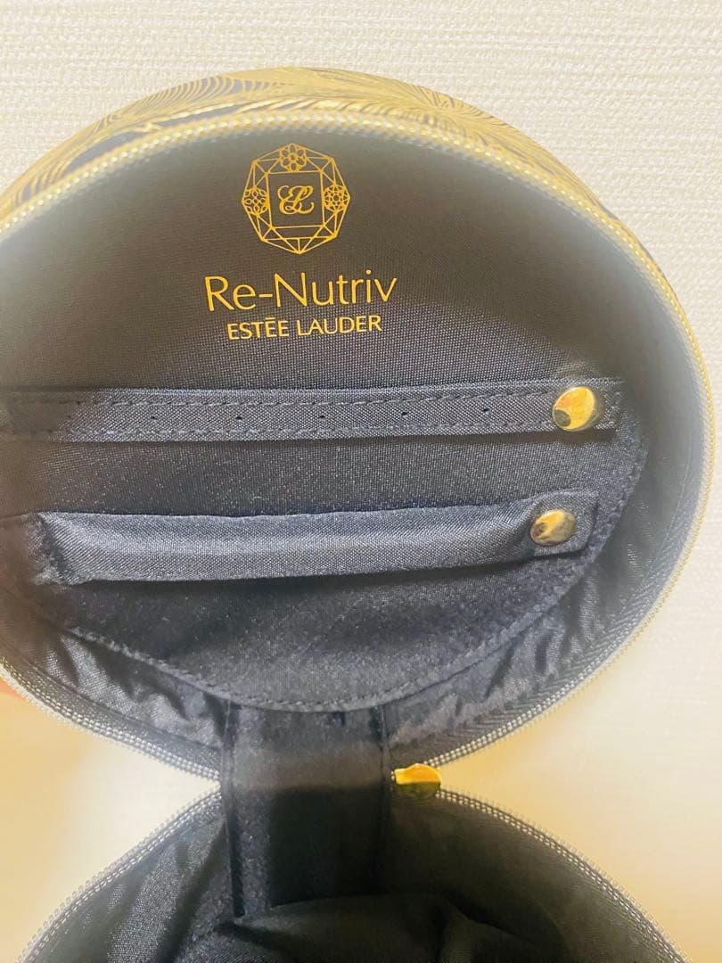 エスティローダー　リニュートリィブ　ダイヤモンド　トライアルセット、化粧ポーチ