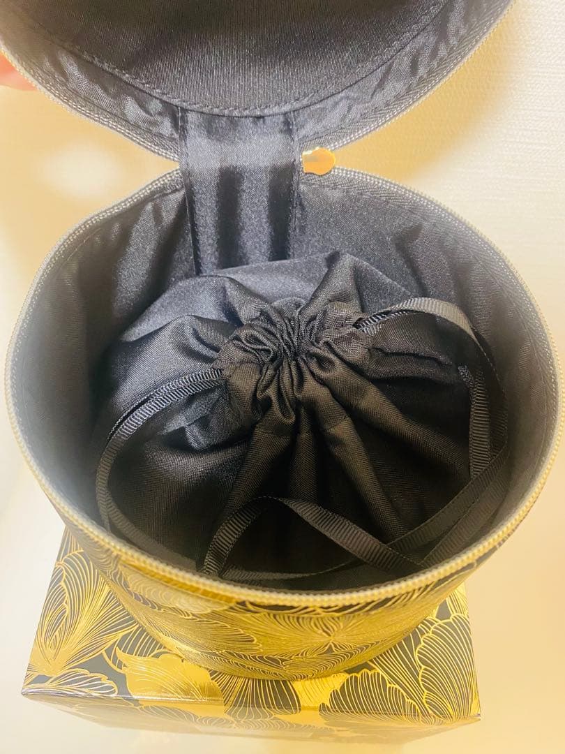 エスティローダー　リニュートリィブ　ダイヤモンド　トライアルセット、化粧ポーチ