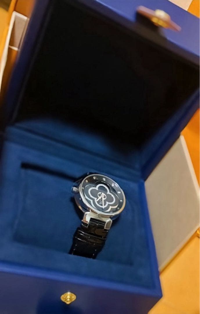 も*え様 Louis Vuitton ブラック 時計