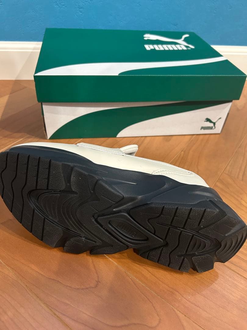 PUMA ローファー　レディース24cm ホワイト系　試着程度　美品