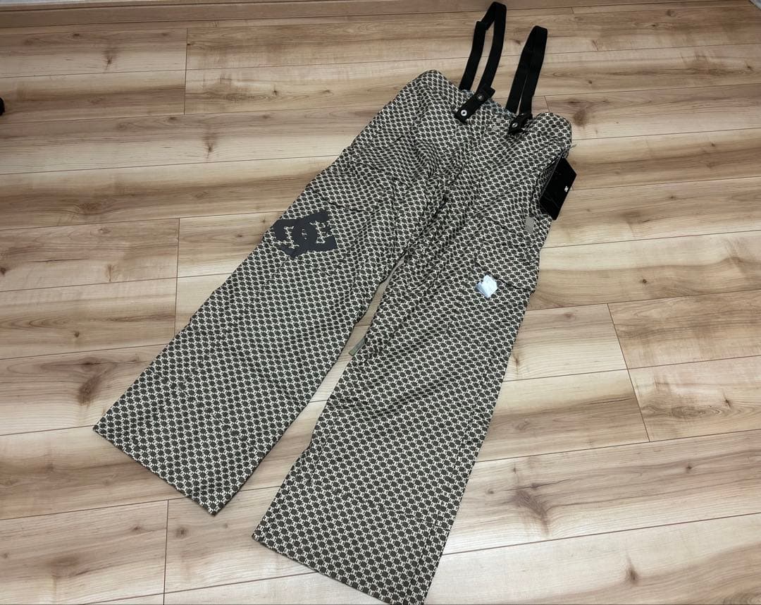 新品同様! DC SHOE スノーボードウェアー上下セット！