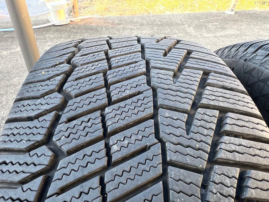 Continental 17インチ 冬タイヤ4本セット