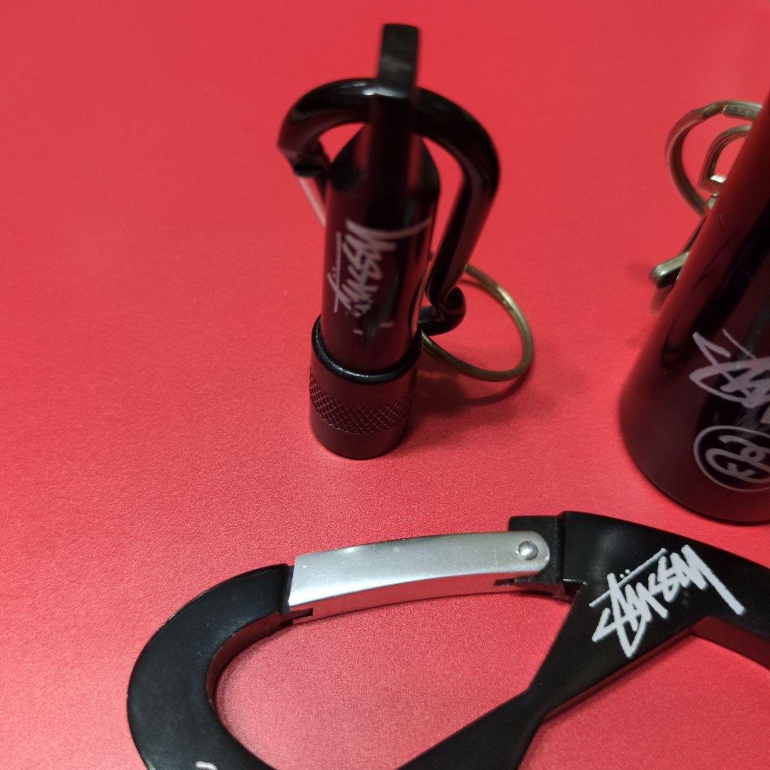 Stussy カラビナ、携帯灰皿、ライト 小物3点セット