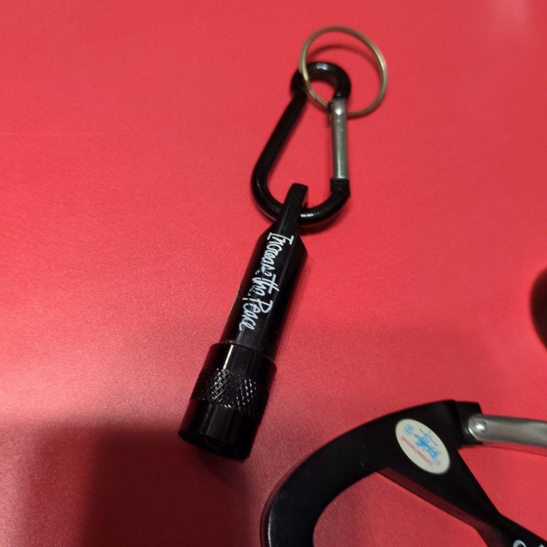 Stussy カラビナ、携帯灰皿、ライト 小物3点セット