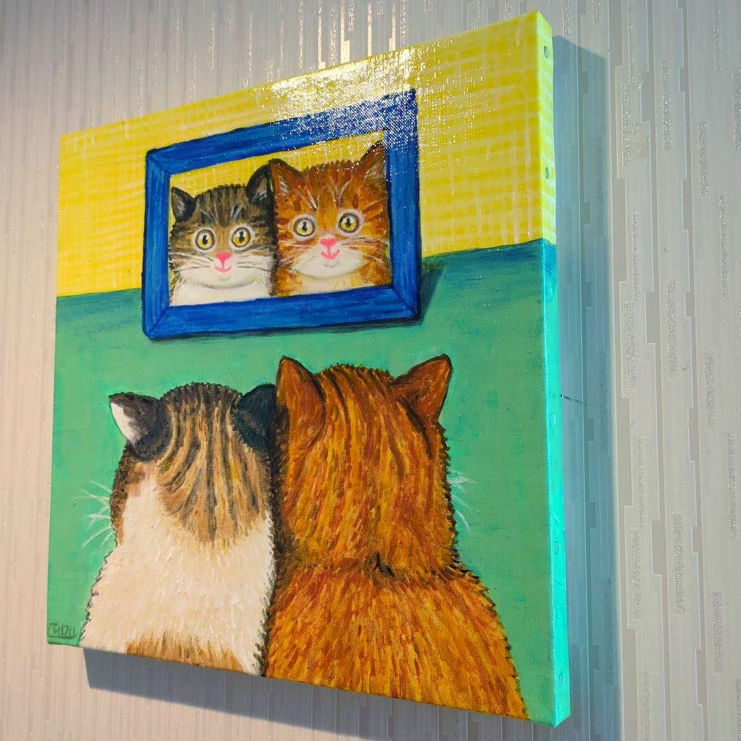 キャンバス油絵　自分の子どものころの写真を見るにゃんこたち