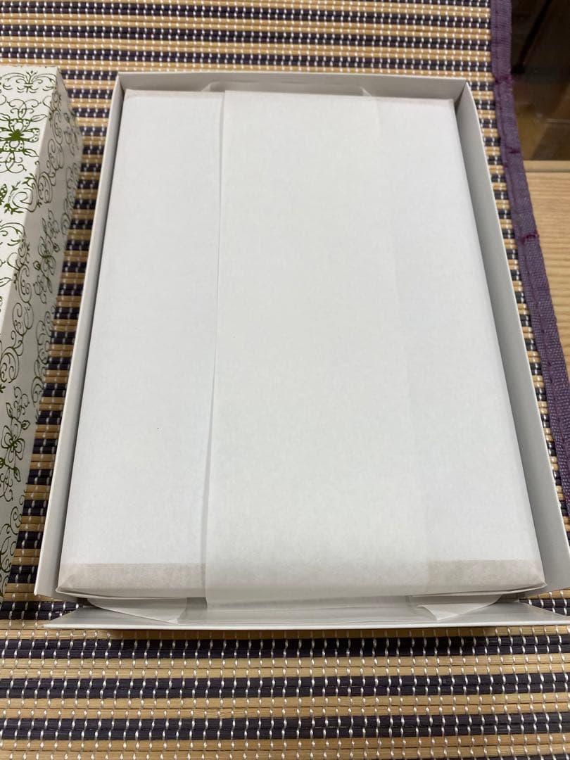 玉初堂 特撰沈香刻30g進物用たとう紙桐箱入 【価格相談不可】