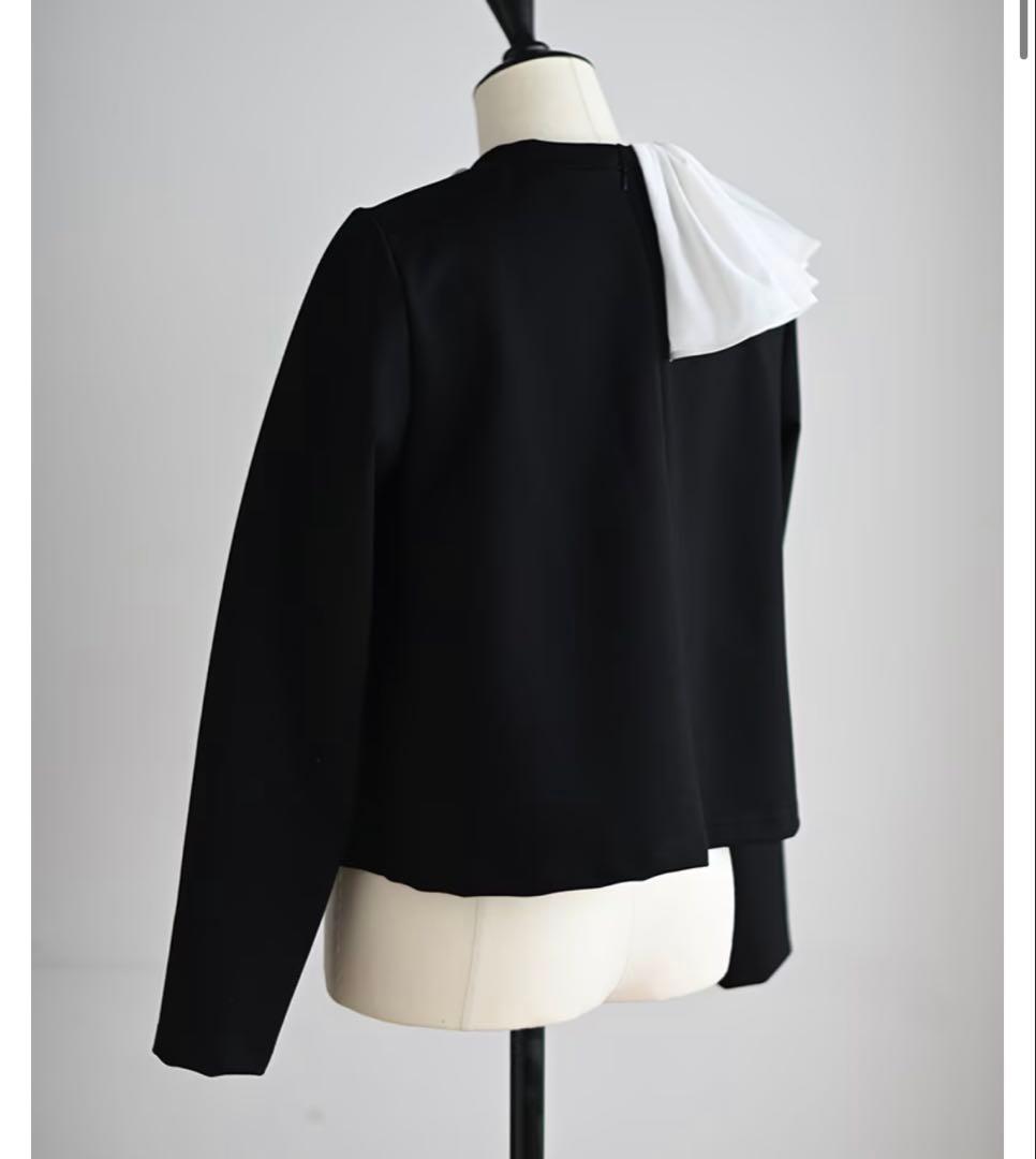 完売！　2wayフリルトップス　TREFLE＋1 トレブルプラスワン　ドゥロワー