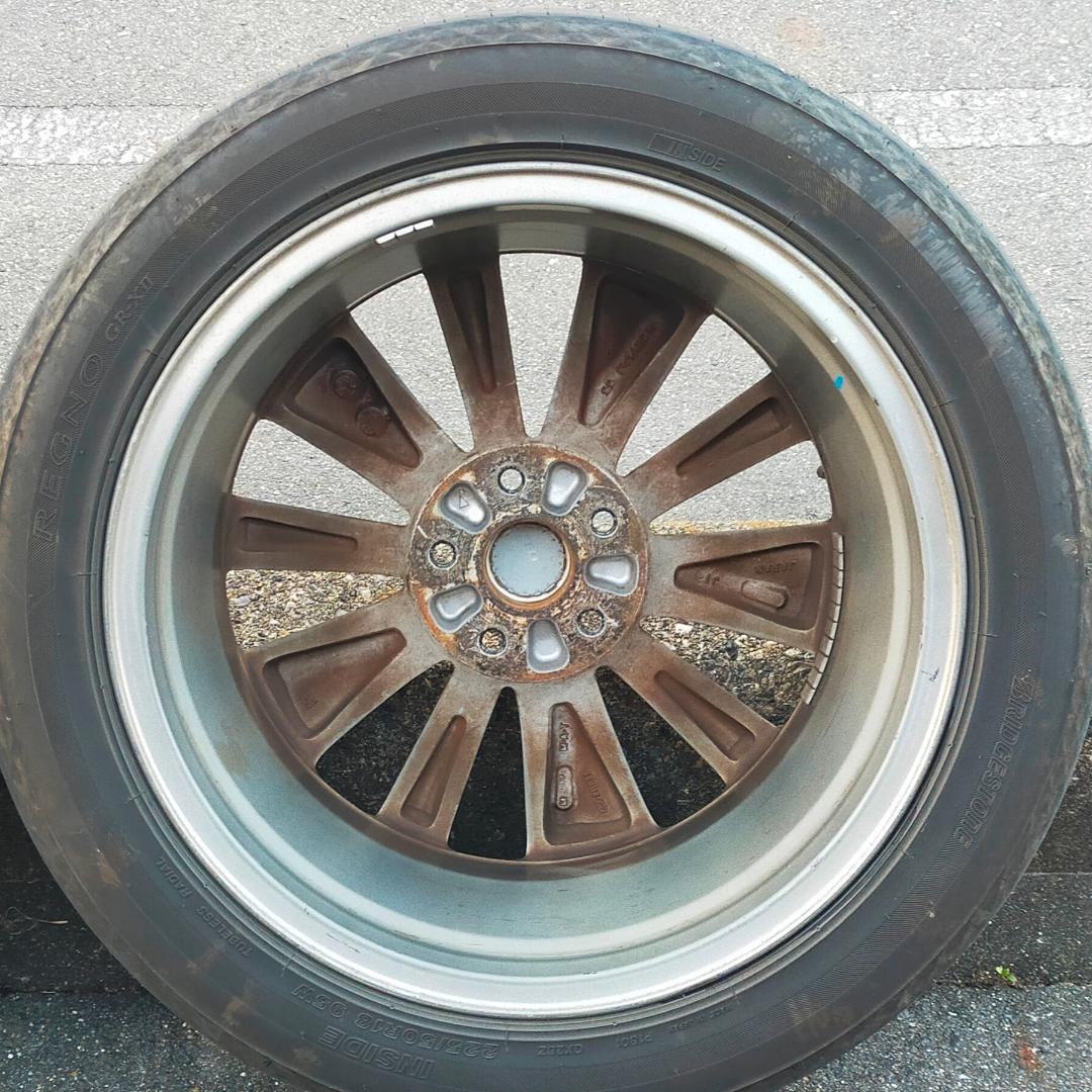 レガシィB4 (BN9) 純正ホイールとレグノGR-XⅡ4本セットのうちの4／４