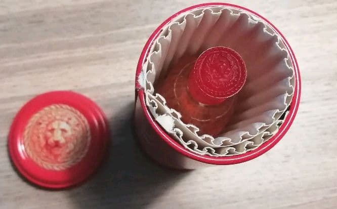 VERSACE　ジャンニヴェルサーチ　レッドジーンズ　香水　ヴィンテージ　未開封