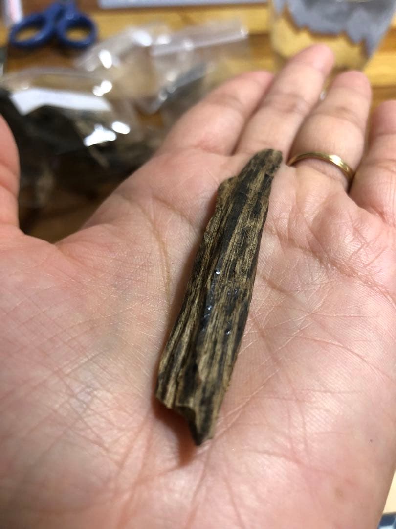 伽羅ベトナム産高品質沈香伽羅3g香木