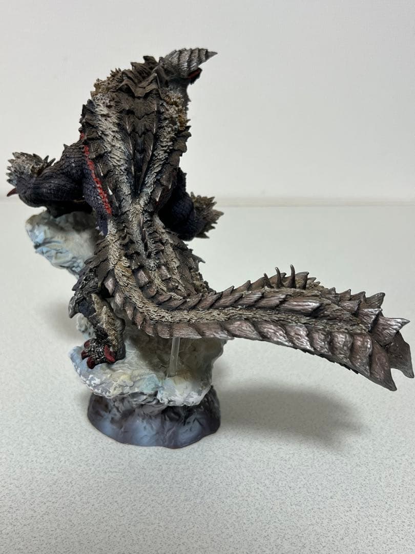 ジンオウガ亜種　クリエイターズモデル　獄狼竜　箱無し　国内正規品