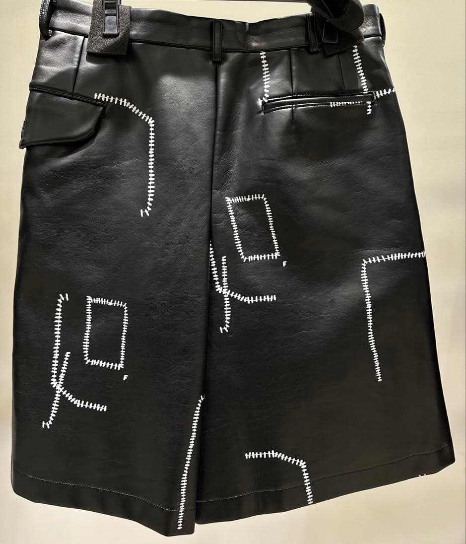 25aw BLACK コムデギャルソン　フェイクレザー　ショートパンツ　ショーツ