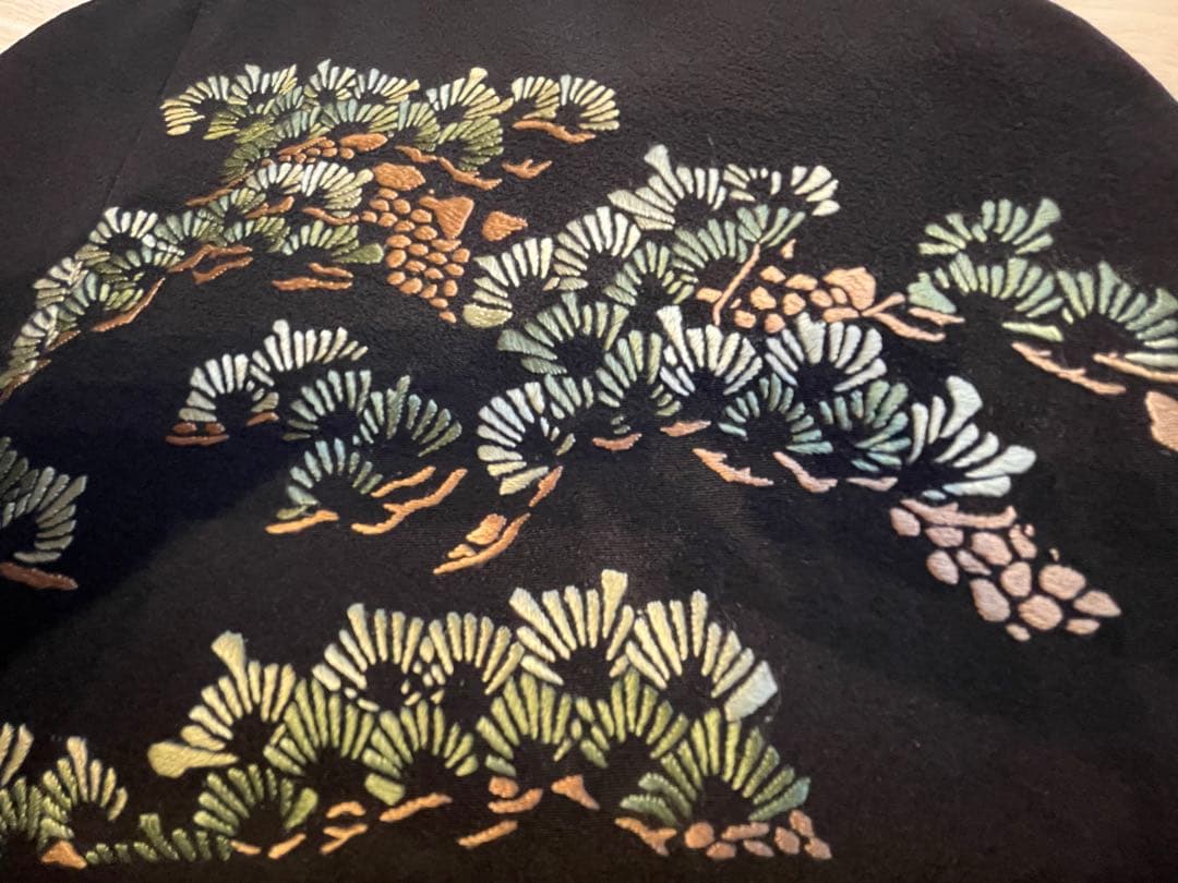 古布リメイクがま口バッグ　獅子と老松　刺繍